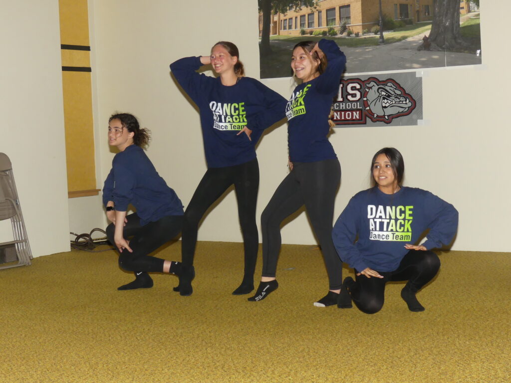 This Dance Attack quartet entertained the gathering.